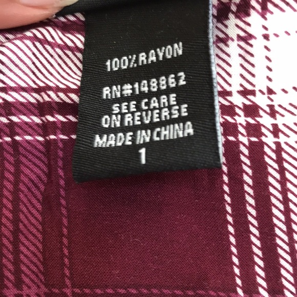 Torrid 1X maroon multi front button blouse. - Picture 6 of 8